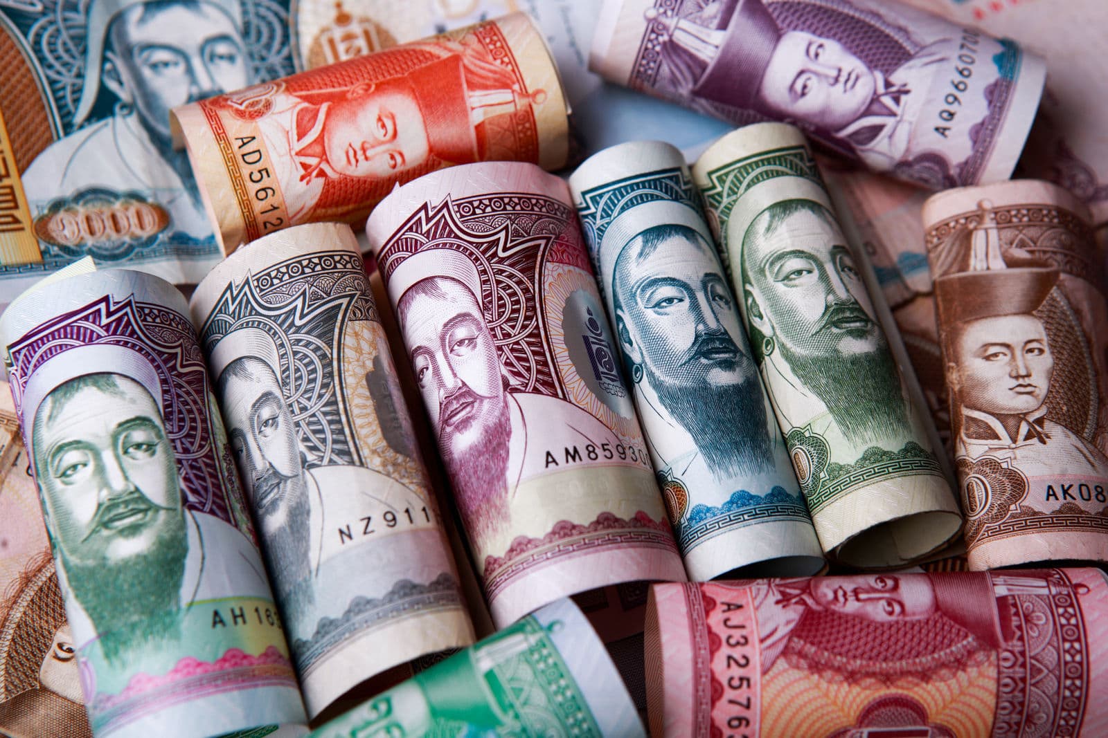 Хоёр оронтой инфляц эргэн ирлээ