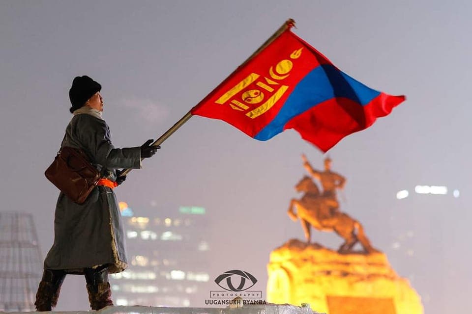 ЖАГСМААР БАЙНА, ГЭТЭЛ...